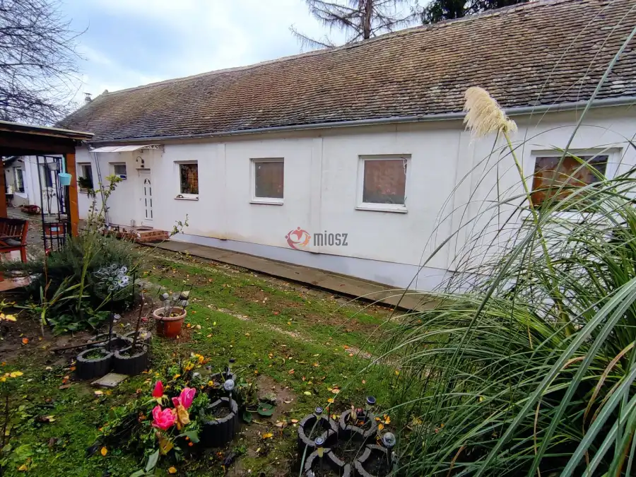 eladó családi ház, Bár