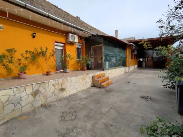 Eladó családi ház, Bátaszék 5 szoba 162 m² 55 M Ft
