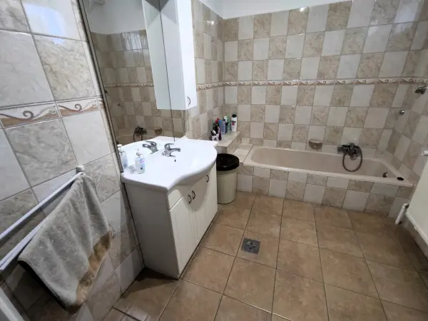 Eladó családi ház, Lánycsók 7 szoba 247 m² 75 M Ft