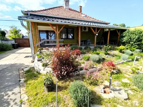 Eladó családi ház, Lánycsók 2 szoba 67 m² 36 M Ft