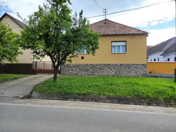 Eladó családi ház, Somberek 6 szoba 154 m² 28.5 M Ft