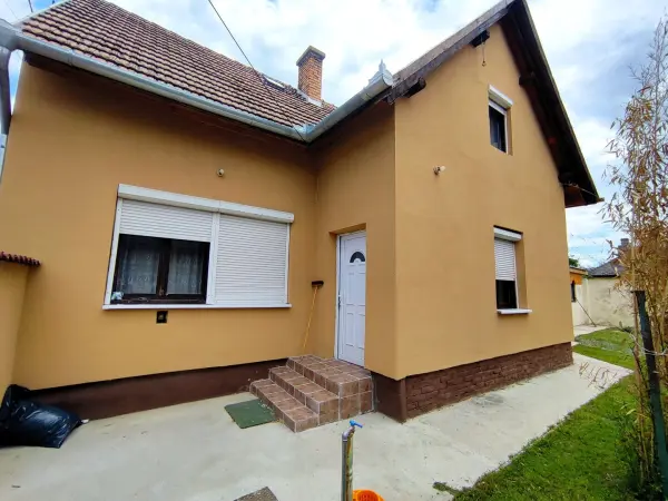 Kiadó családi ház, Mohács 5 szoba 131 m² 300 E Ft/hó