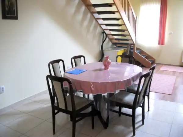 Kiadó téglalakás, Mohács 4 szoba 110 m² 170 E Ft/hó